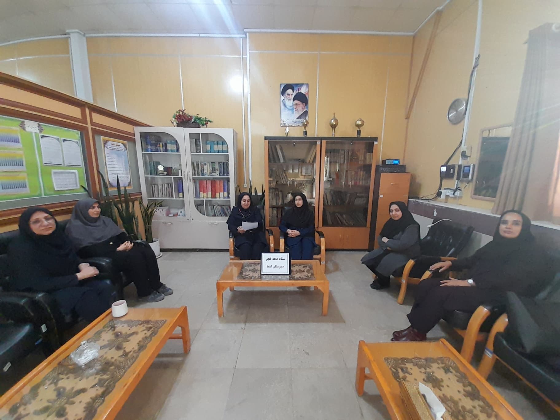 ستاد دهه فجر دبیرستان اسماء