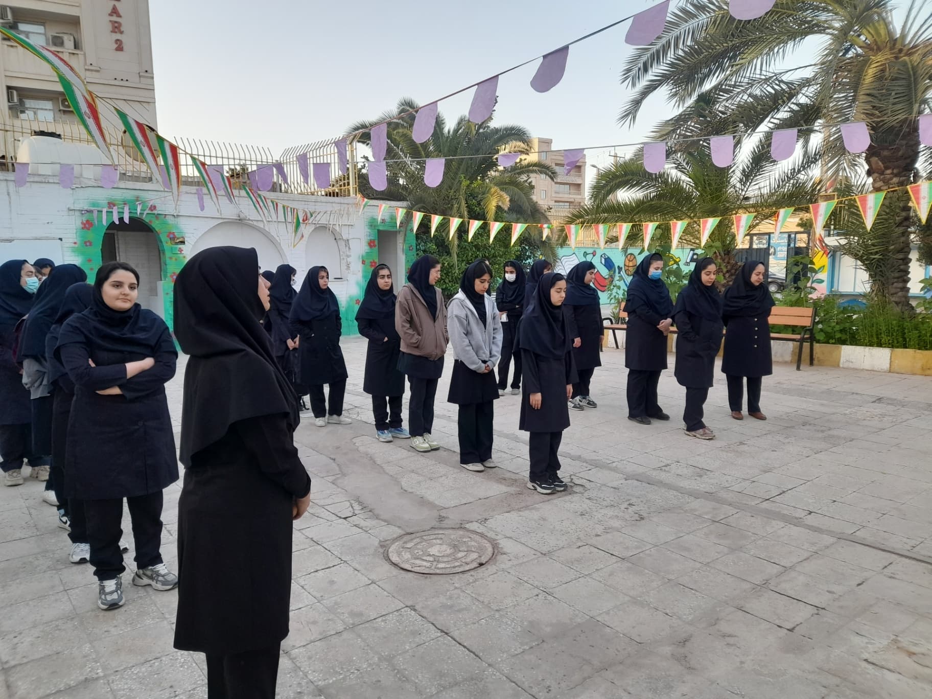 دبیرستان دخترانه اسما